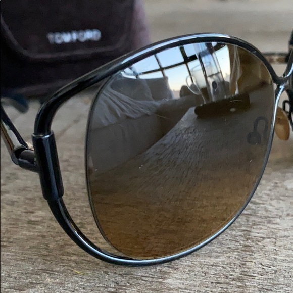 Gorgeous Tom Ford sunglasses - Picture 3 of 7